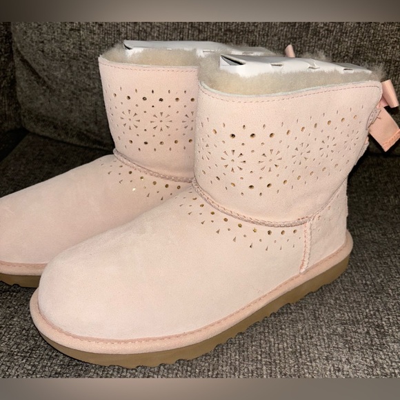 Mommy & Me UGGs (W8, Infant 0/1) - Picture 3 of 5